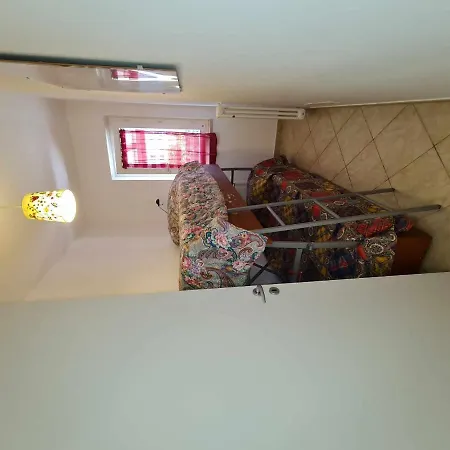 Apartamento L02 Con Giardino E Posto Auto