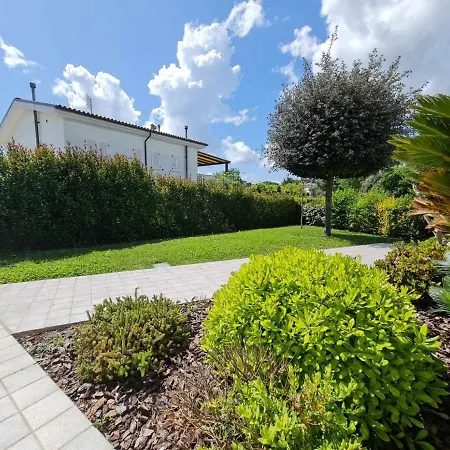 Apartamento L02 Con Giardino E Posto Auto